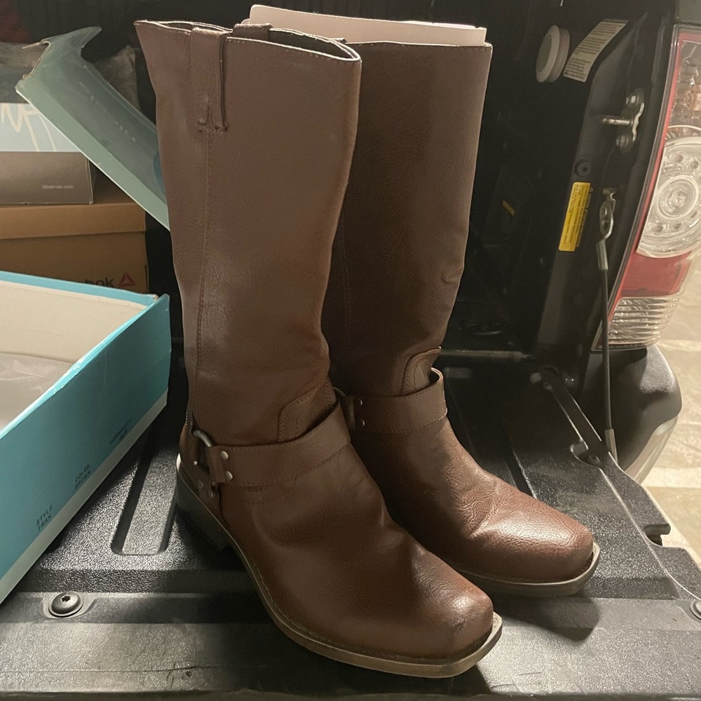 Nicole Brown Heeled Boots with Smooth Leather